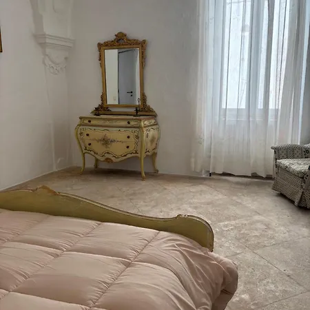 Apartman Al Numero 13 *