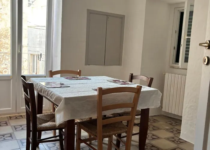 アパート Al Numero 13